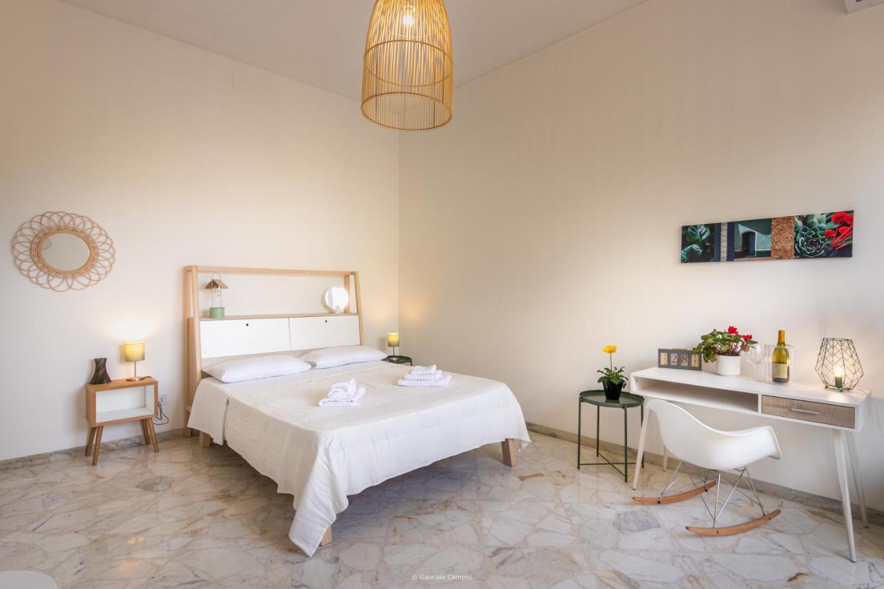アヴォラ Oniro Bed & Breakfast エクステリア 写真